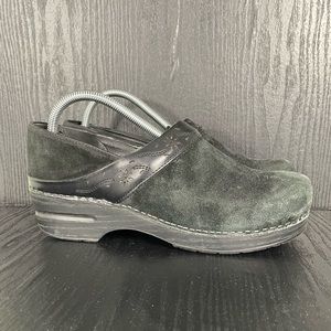 Dansko Professional Suede Cut Out Floral Clog Women’s size 10.5 ***41